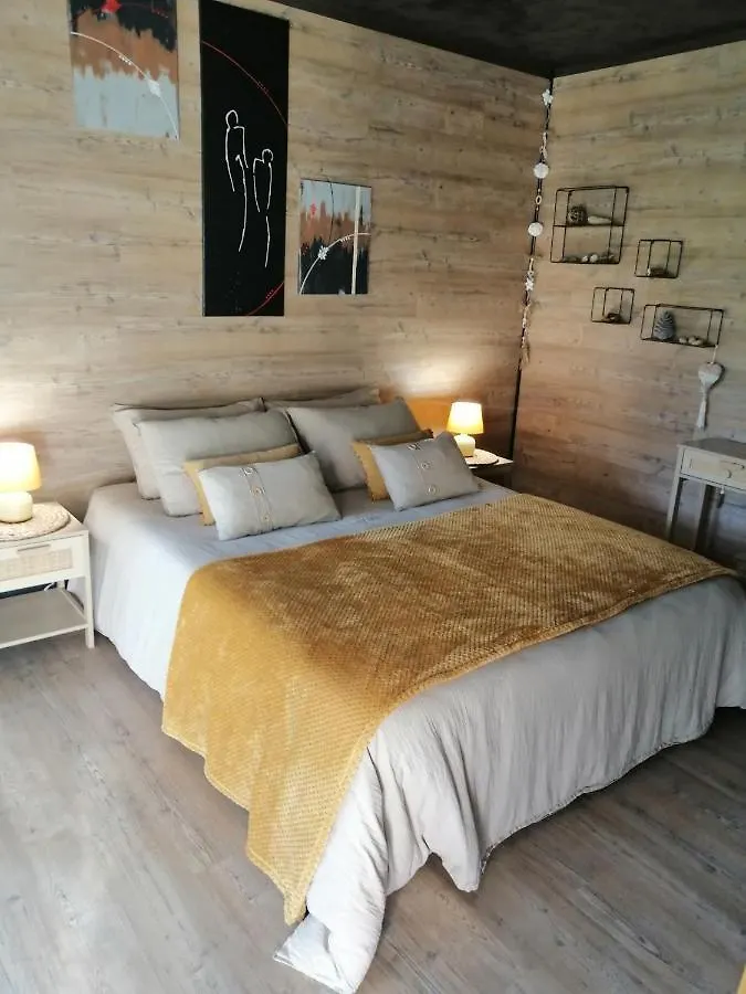 Lapausedegout Piscine Chambres Climatisees Jacuzzi Terrasse Lachapelle-Auzac Guest house