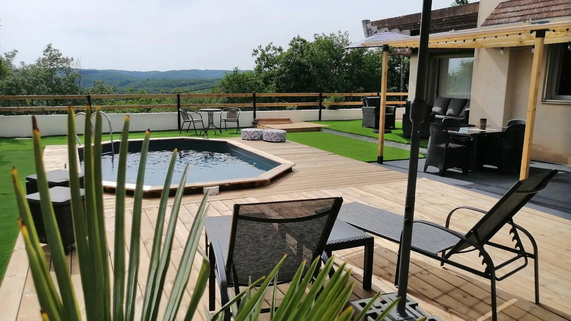 Lapausedegout Piscine Chambres Climatisees Jacuzzi Terrasse Lachapelle-Auzac France
